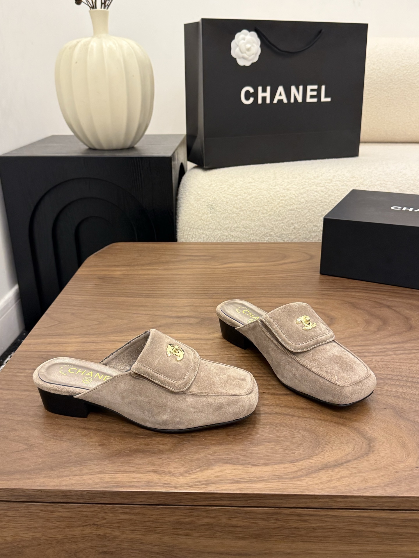 샤넬(CHANEL) 스퀘어토 미들굽 슬리퍼 신발