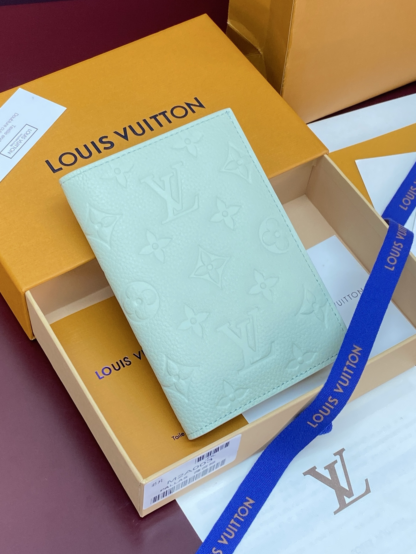 [Louis Vuitton] LV 루이비통 엠프레인 하이 섬머 패스포트 홀더 여권 지갑 M2A003