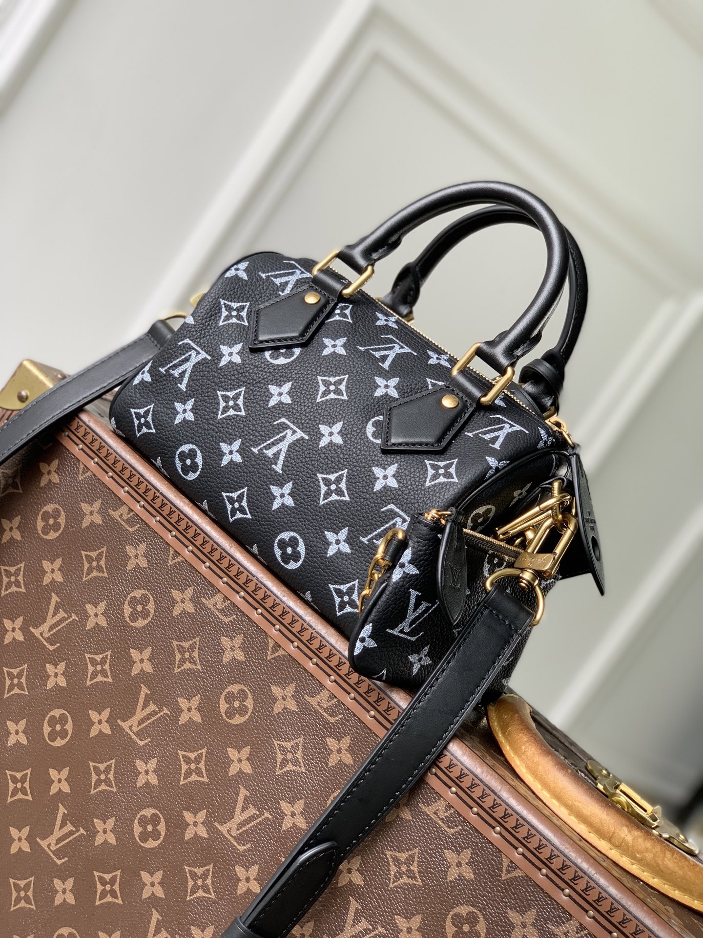 LOUIS VUITTON LV M28186 루이비통 스피디 P9 반둘리에 20 모노그램 레더 핸드백 가방