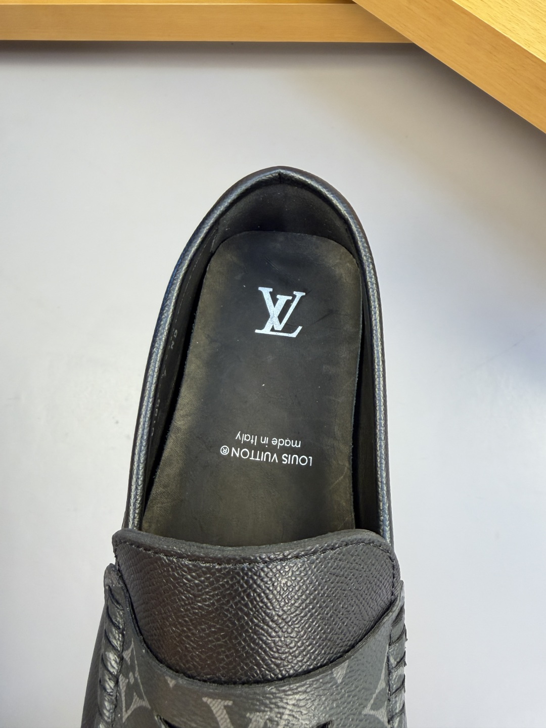 LV 루이비통 엠보 소가죽 로퍼 (보트슈즈) 신발