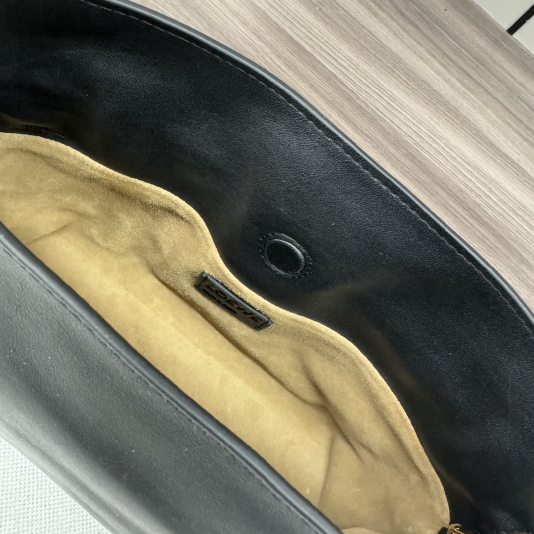 LOEWE 로에베 Flamenco 플라멩코 퍼스 나파 카프스킨 파우치 숄더백 가방