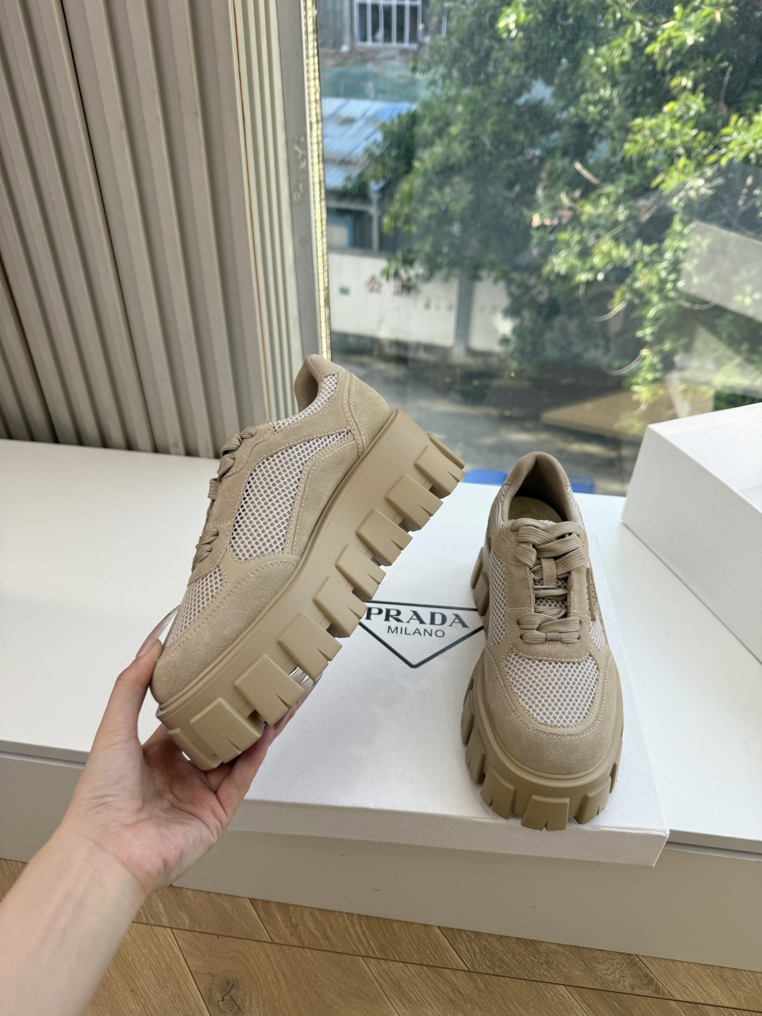 프라다(PRADA) 스웨이드 메쉬 독일군 스니커즈 신발