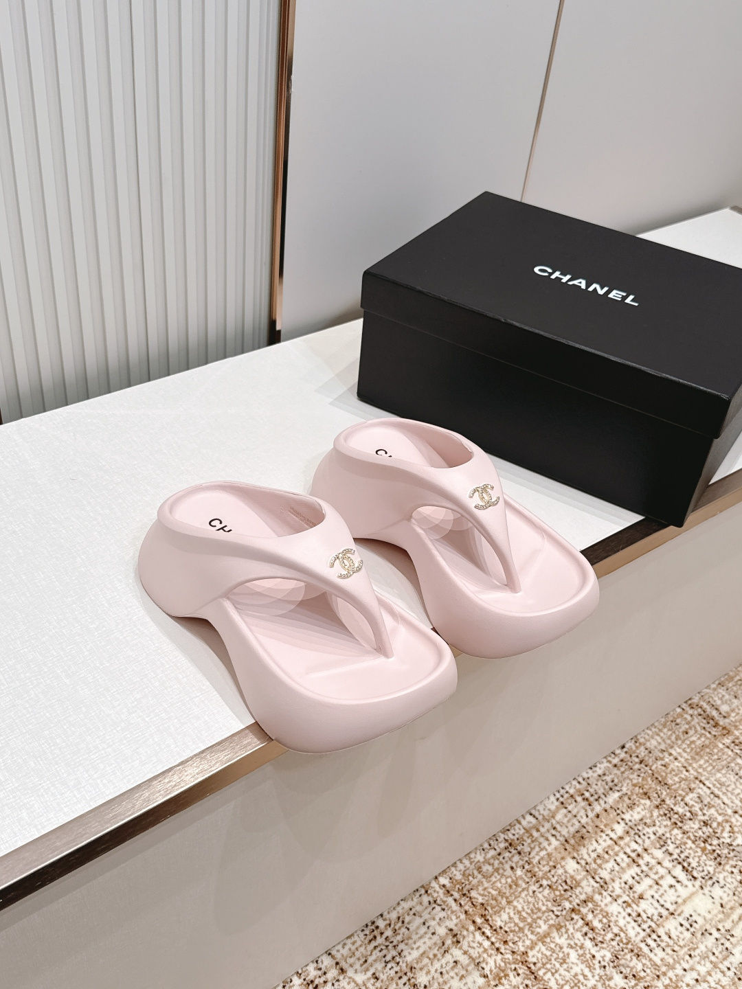 샤넬(CHANEL) 플랫폼 플립플랍 샌들 신발