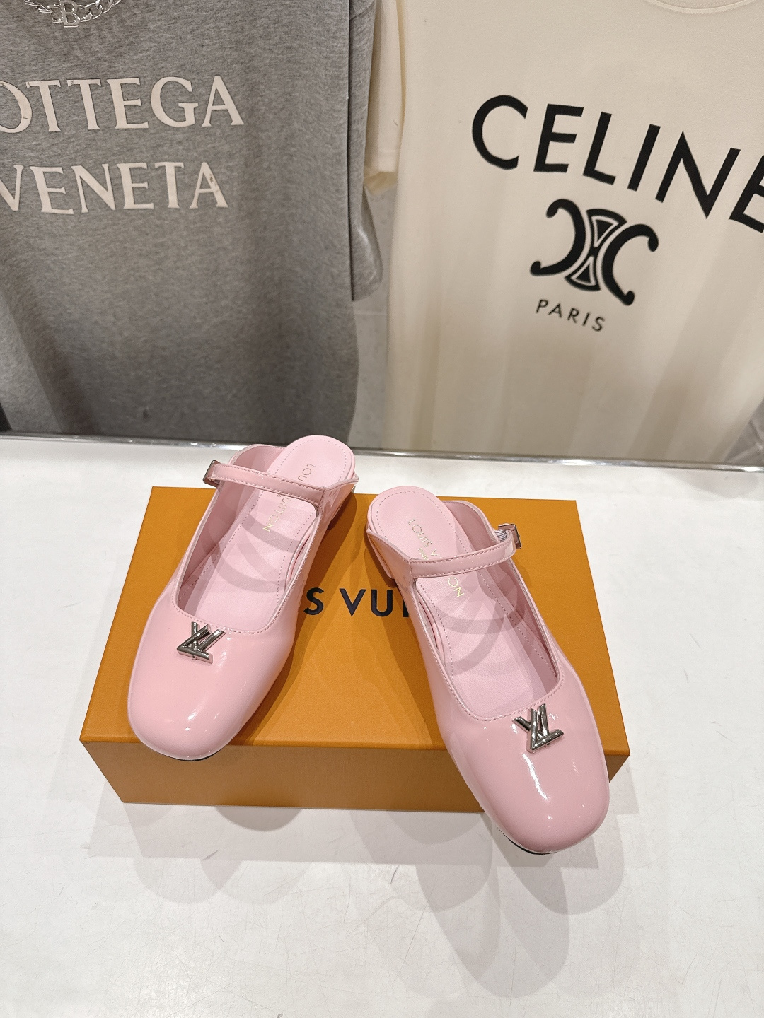 루이비통(LV) 메리제인 플랫 슬리퍼 신발