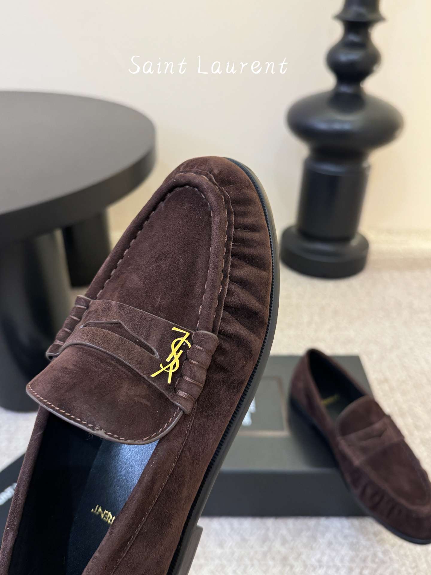 생로랑(SAINT LAURENT) 카프 레더 페니 로퍼 신발