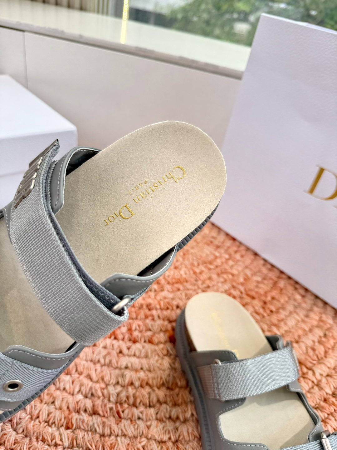 디올(DIOR) CD 버클 슬리퍼 신발