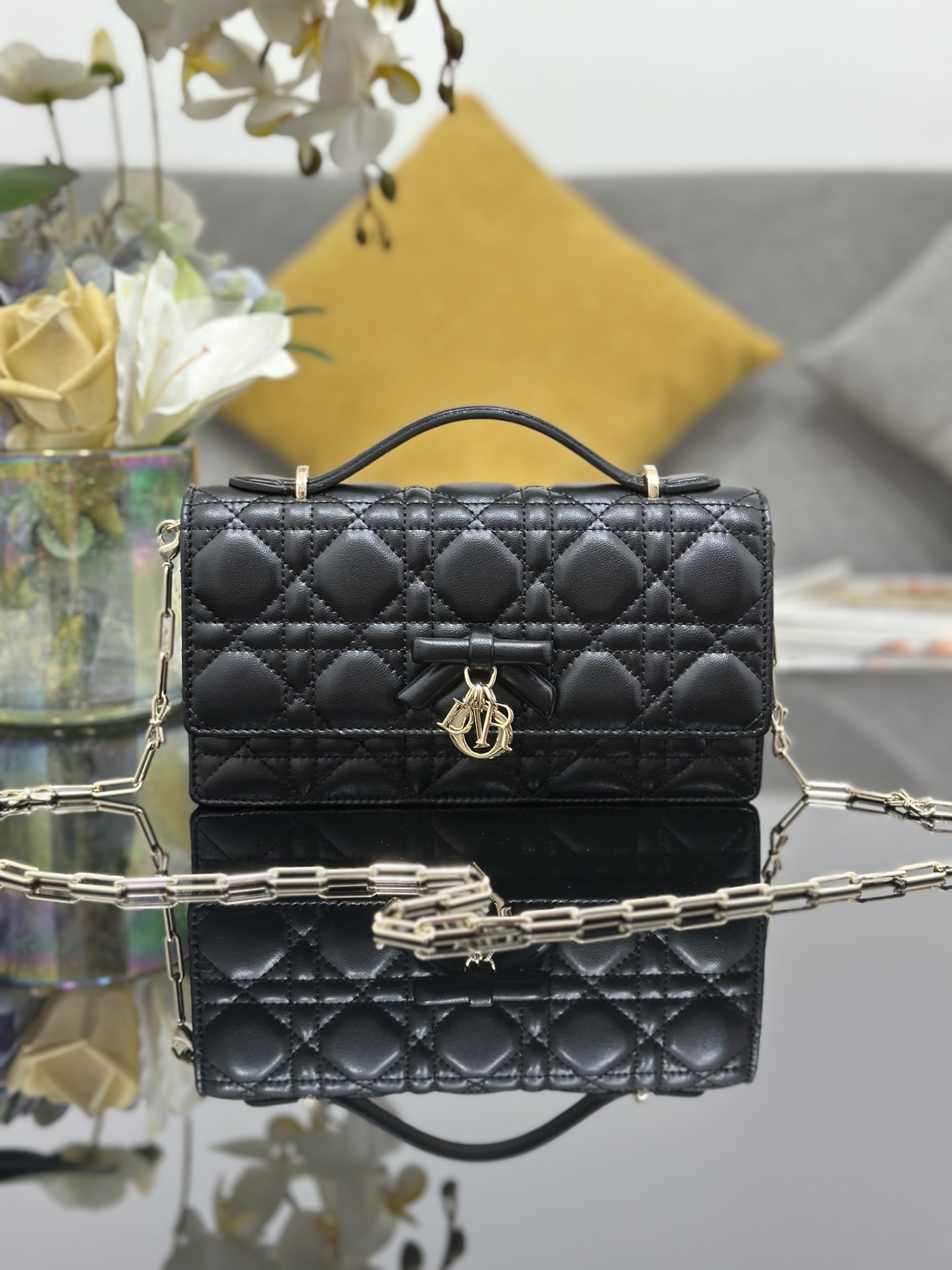 [Dior] 디올 미스 디올(Miss Dior) 보우 램스킨 탑핸들 체인 파우치 (WOC) 가방