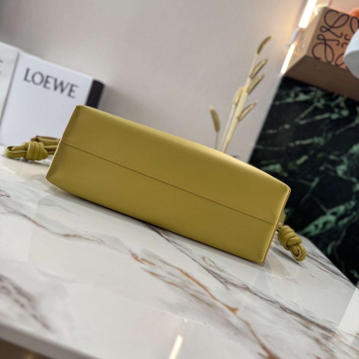 LOEWE 로에베 Flamenco 플라멩코 나파 카프스킨 숄더/클러치백 (미디엄) 가방 / 262386