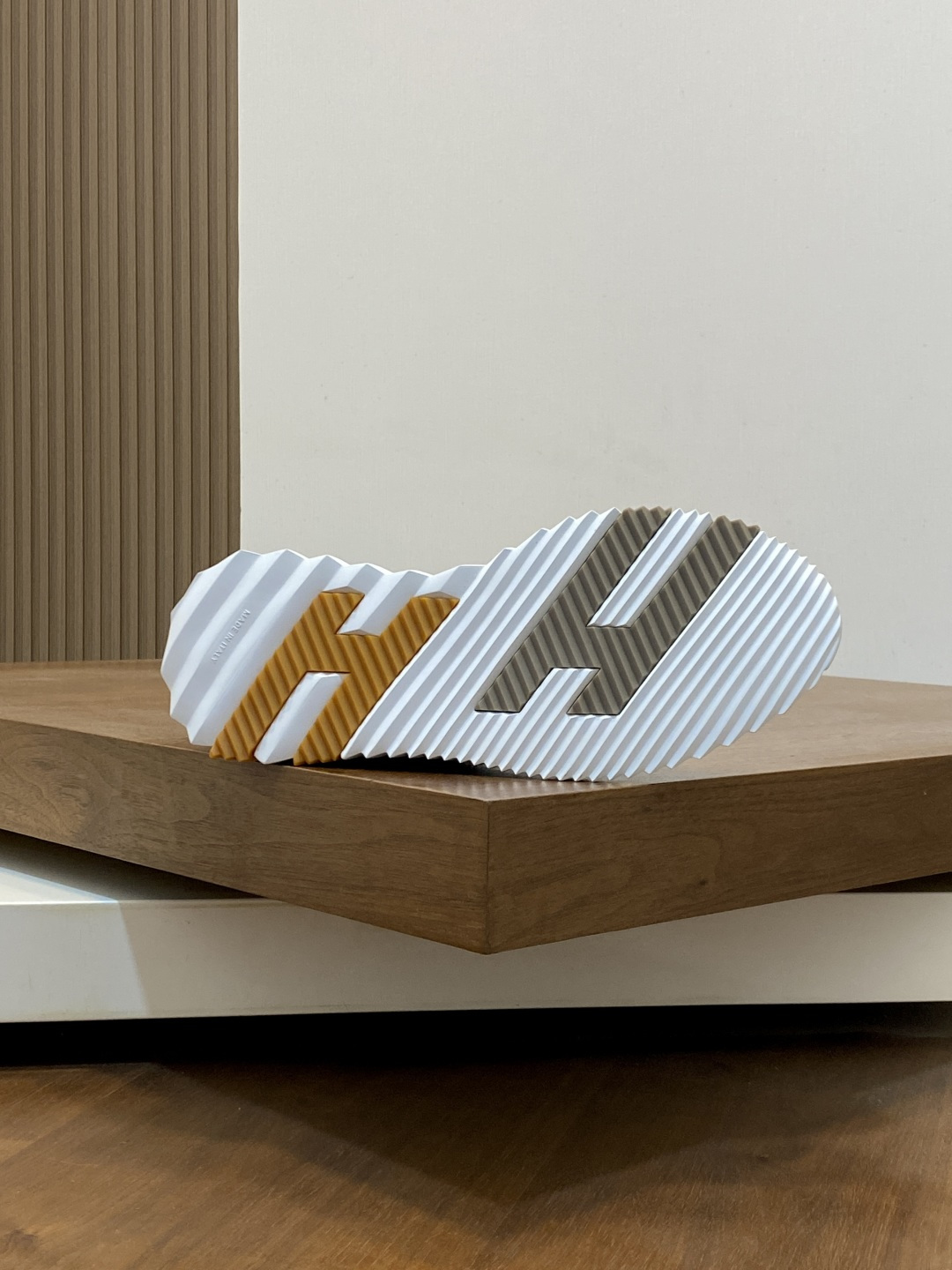 [Hermes] 에르메스 바운싱(Bouncing) 프리미엄 카프스킨, 스웨이드 & 메시 콤비 스니커즈 신발