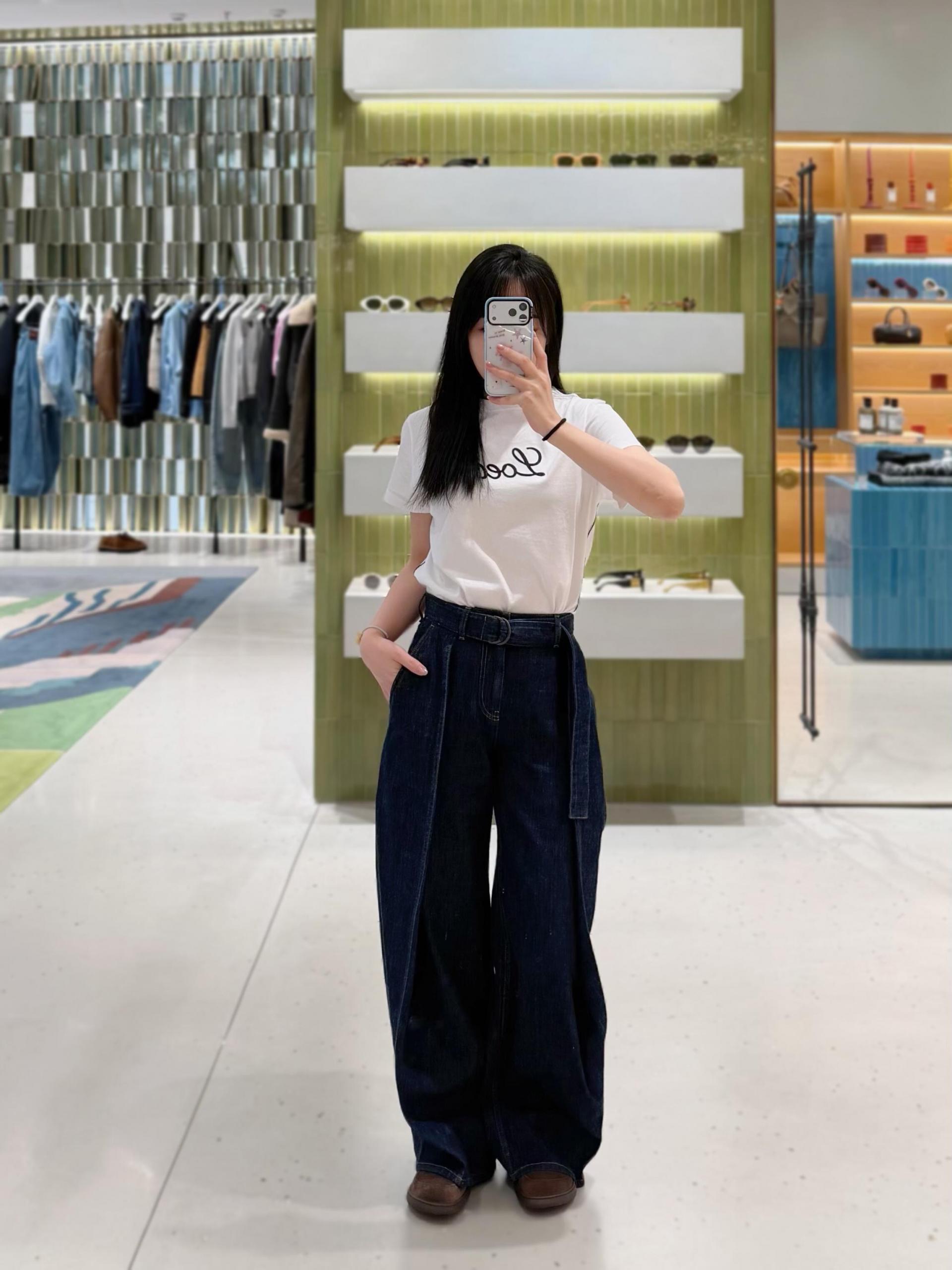 [Loewe] 로에베 26SS 레터링 로고 라인 반팔 티셔츠 의류