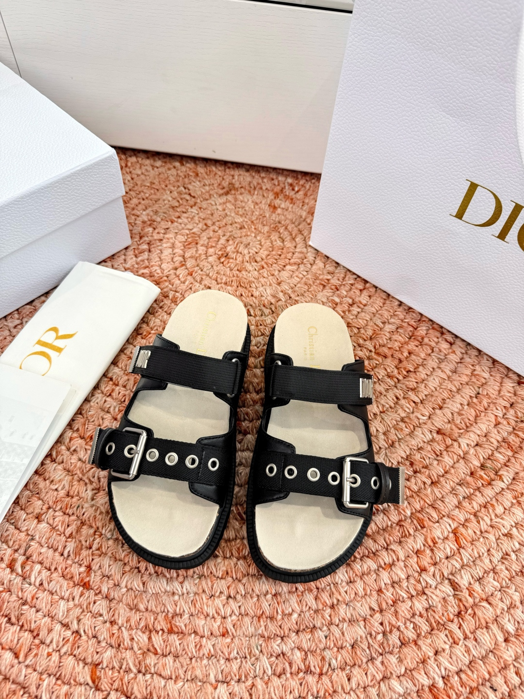 디올(DIOR) CD 버클 슬리퍼 신발