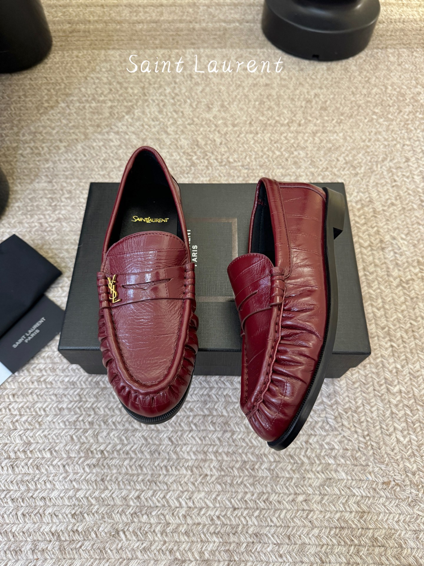 생로랑(SAINT LAURENT) 카프 레더 페니 로퍼 신발