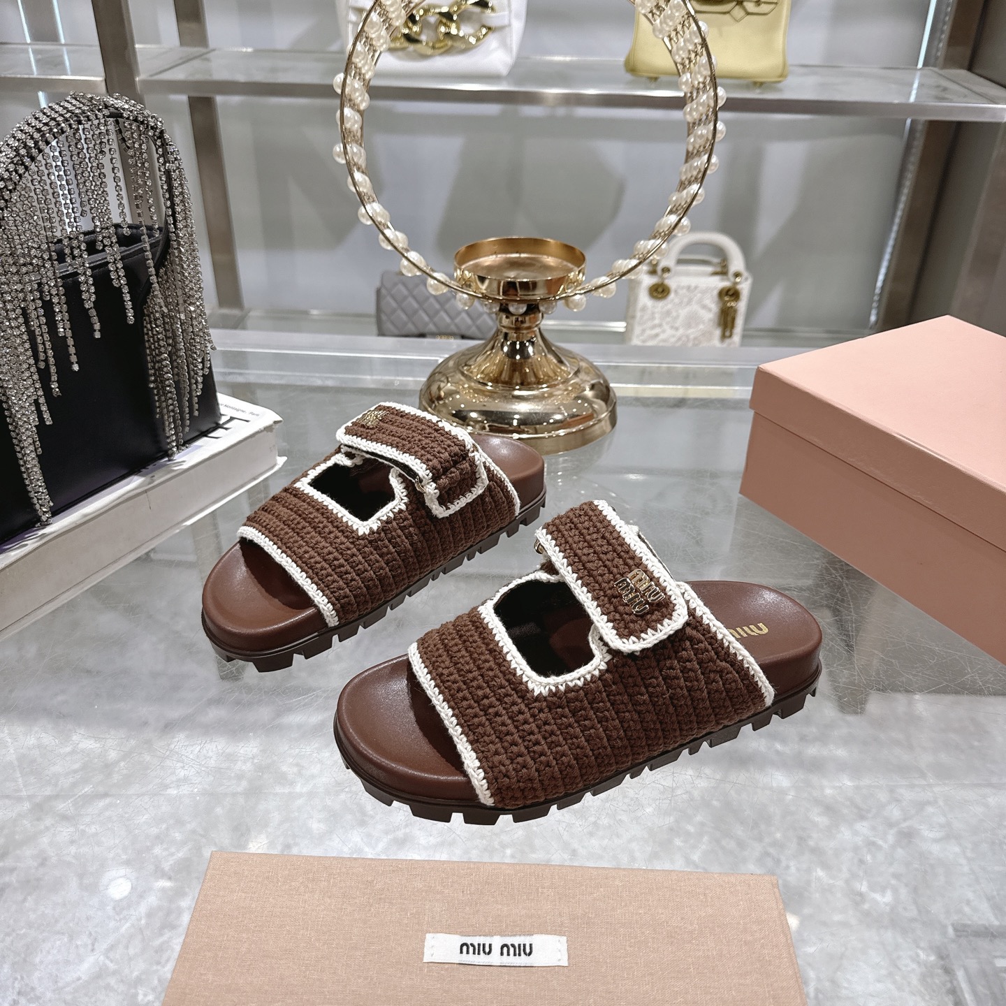 미우미우(MIU MIU) 투스트랩 우븐 플랫폼 슬리퍼 신발