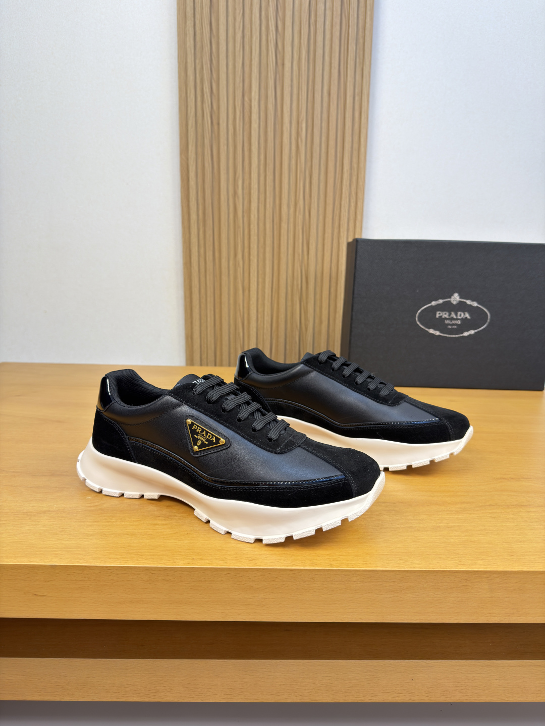 [Prada] 프라다 풀그레인 & 스웨이드 콤비 레더 스니커즈 신발