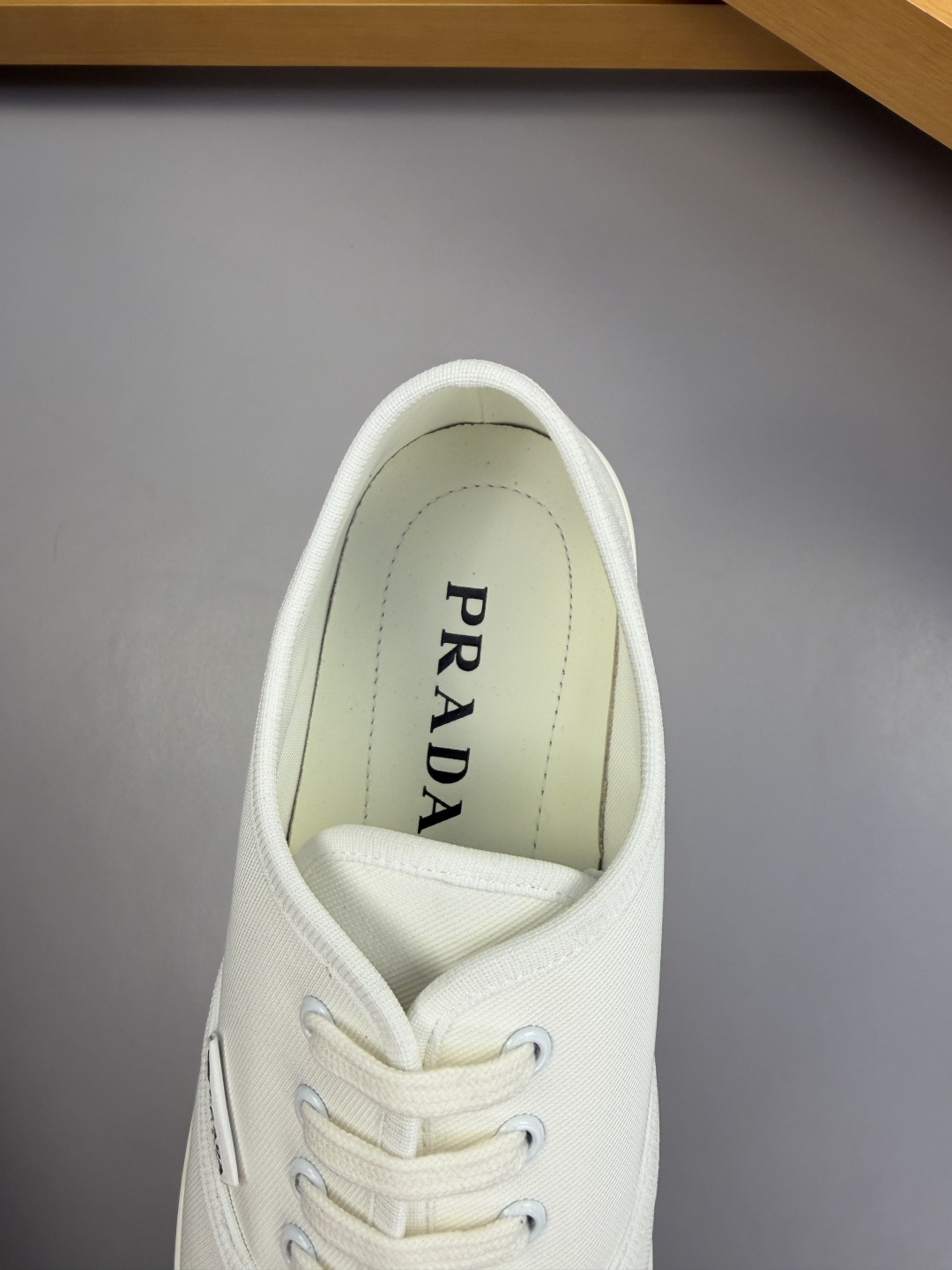 [Prada] 프라다 로고 캔버스 레트로 스니커즈 신발