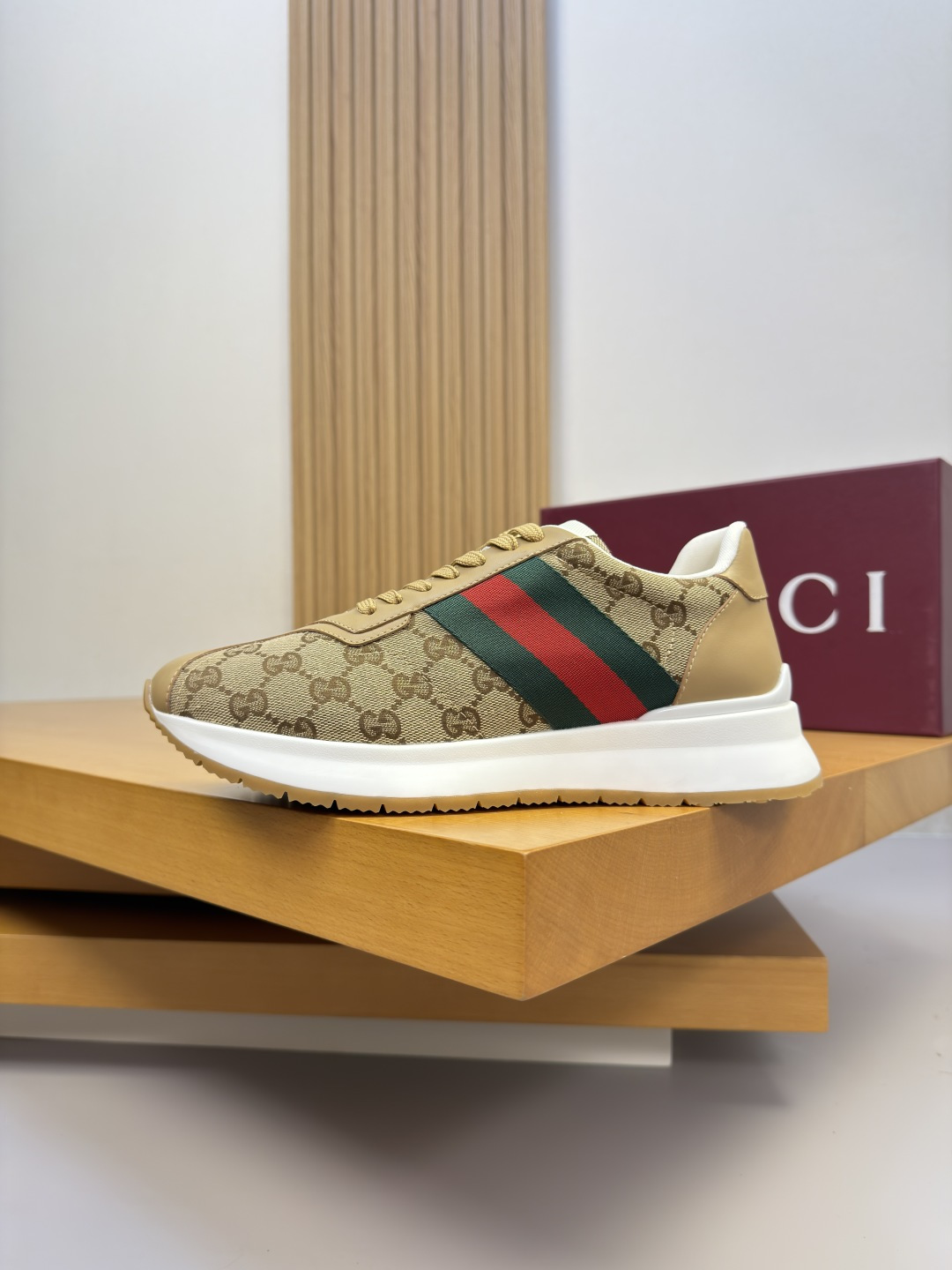 [Gucci] 구찌 프리미엄 나파 & 웹 스트라이프 콤비 스니커즈 신발