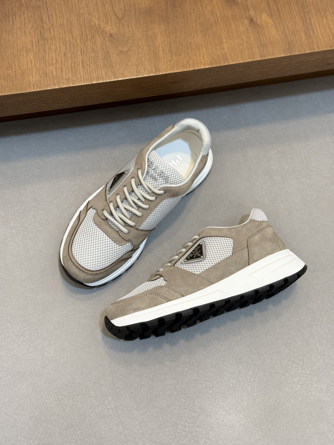 [Prada] 프라다 Montecarlo Re-Edition 몬테카를로 리에디션 2026 서머 레더 스니커즈 신발