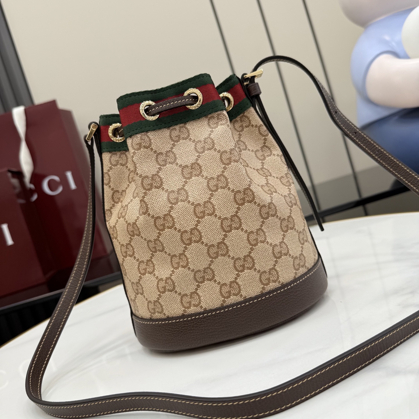 [Gucci] 구찌 (Generation) GG 수프림 코팅 캔버스 버킷백 (샌드/브라운) 가방