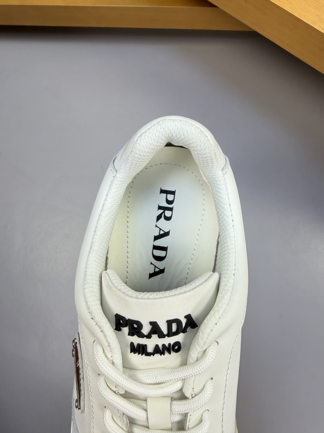 [Prada] 프라다 프리미엄 나파 레더 & 하이글로시 패브릭 콤비 스니커즈 신발