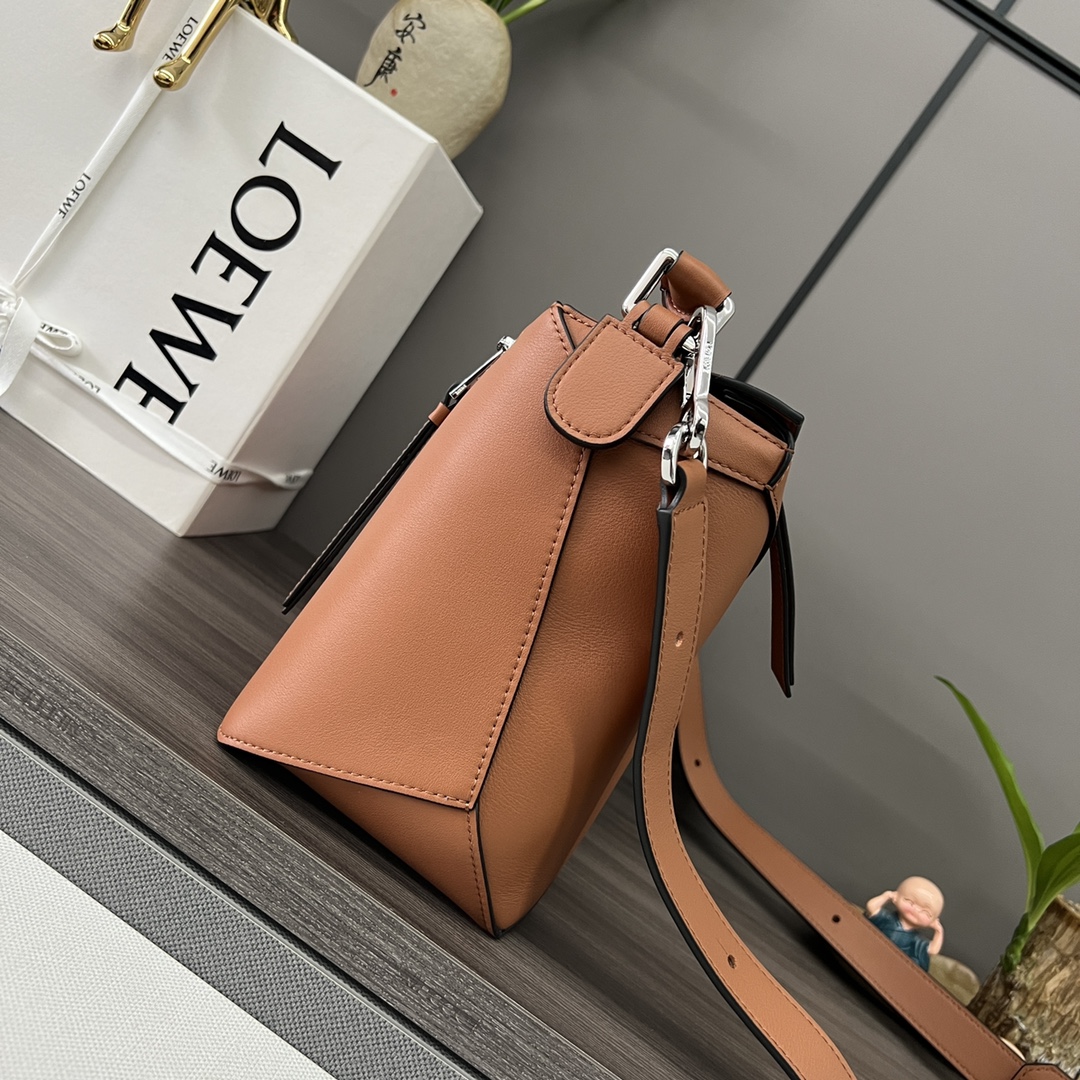 Loewe 로에베 퍼즐 미디엄 소프트 레더 백 가방