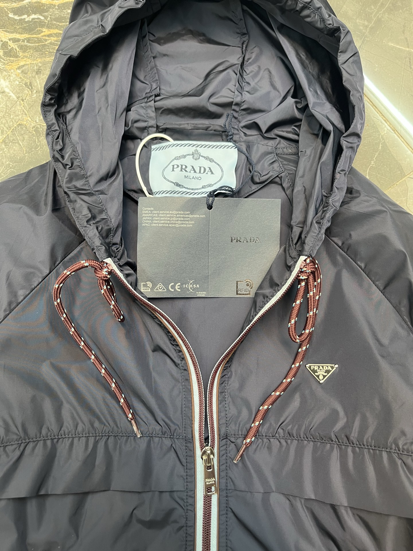 프라다(PRADA) 로고 후드 나일론 재킷 상의 의류