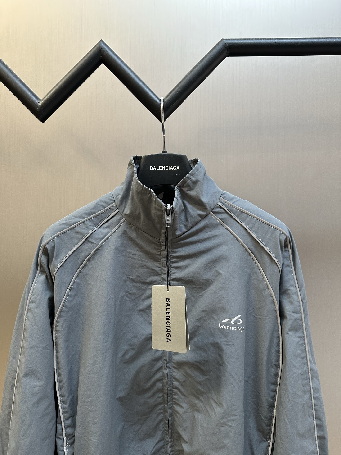 발렌시아가(BALENCIAGA) 리플렉티브 파이핑 나일론 트랙 재킷 상의 의류