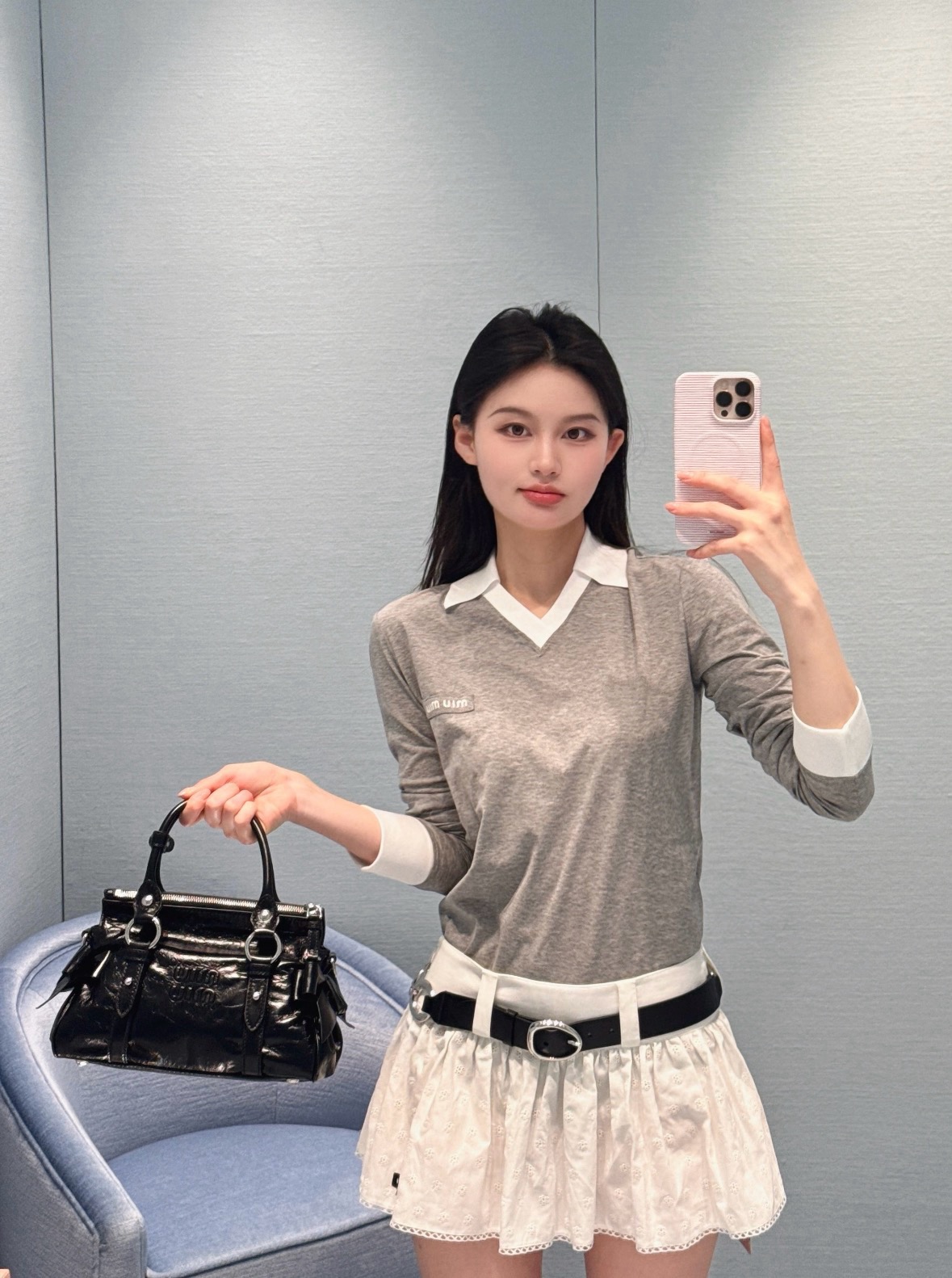 미우미우(MIU MIU) 배색 폴로 칼라 크롭 긴팔 티셔츠 상의 의류