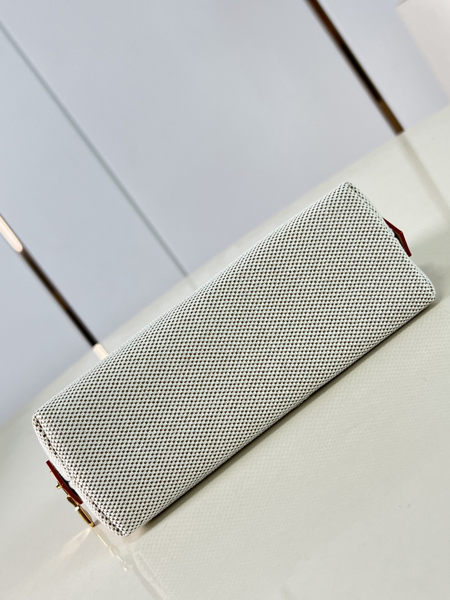 [Louis Vuitton] LV 루이비통 에스칼(Escale) 포셰트 코스메틱 화장품 파우치 백 가방 (스몰)