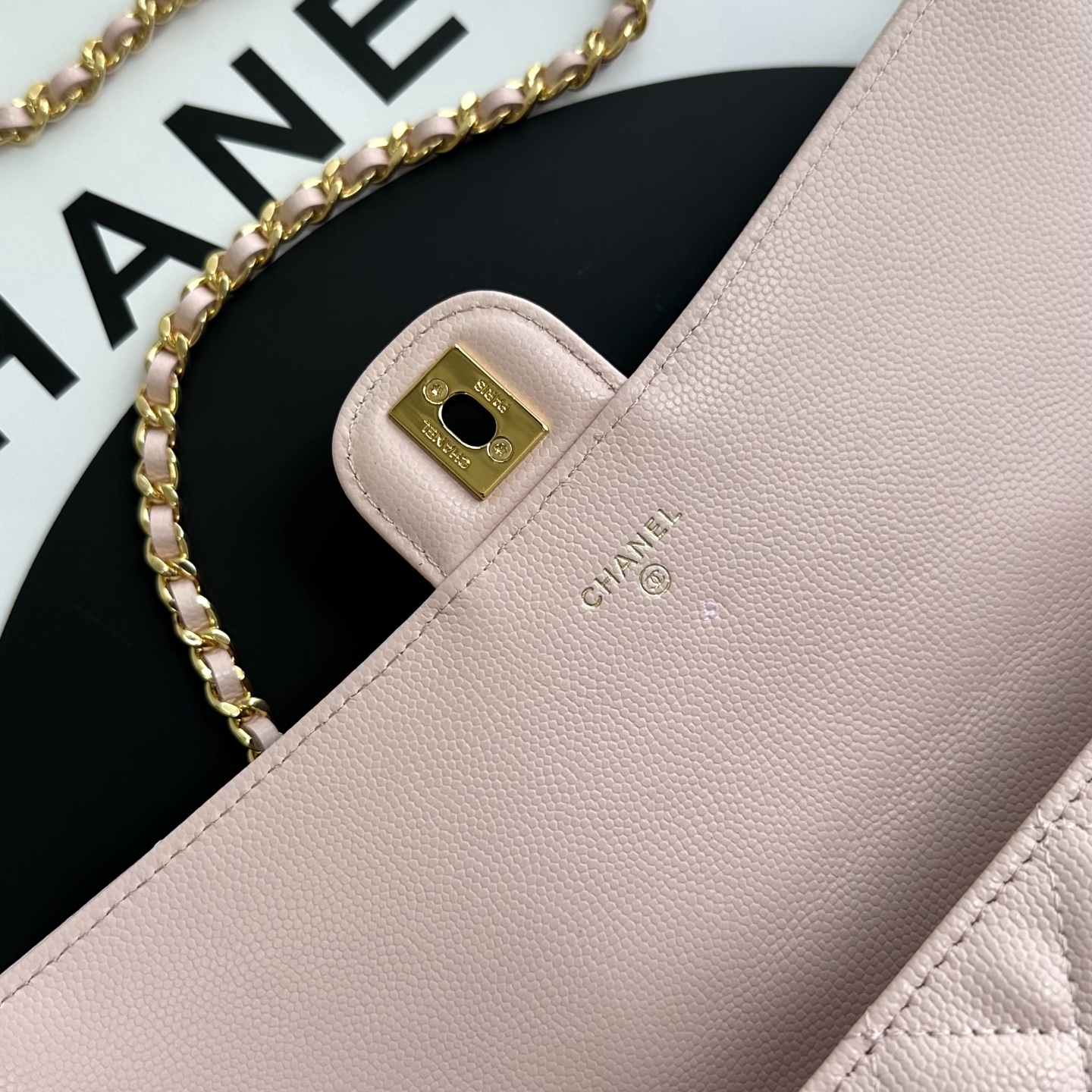 CHANEL 샤넬 26A 시리즈 탑핸들 체인 플랩 백 가방