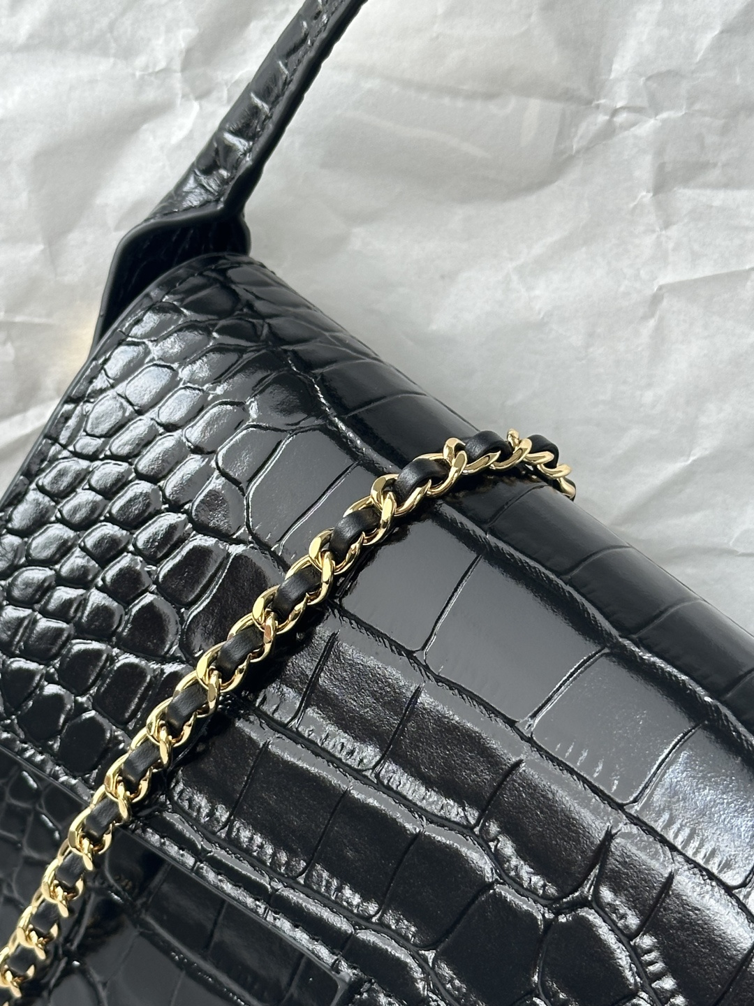 CHANEL 샤넬 26A 크로커다일 엠보스드 탑핸들 플랩백 가방 / AS6425