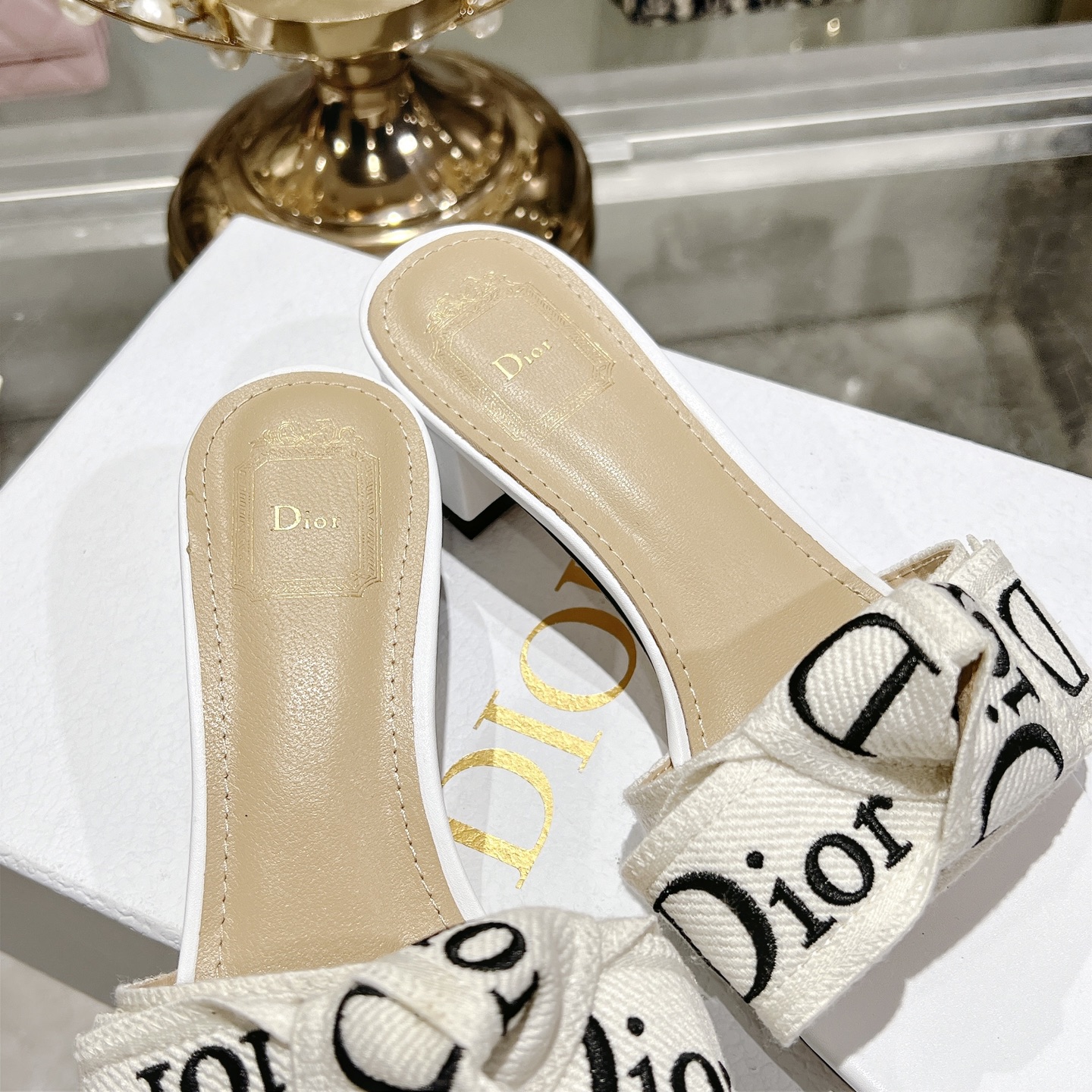 디올(DIOR) 리본 미들힐 슬리퍼 신발