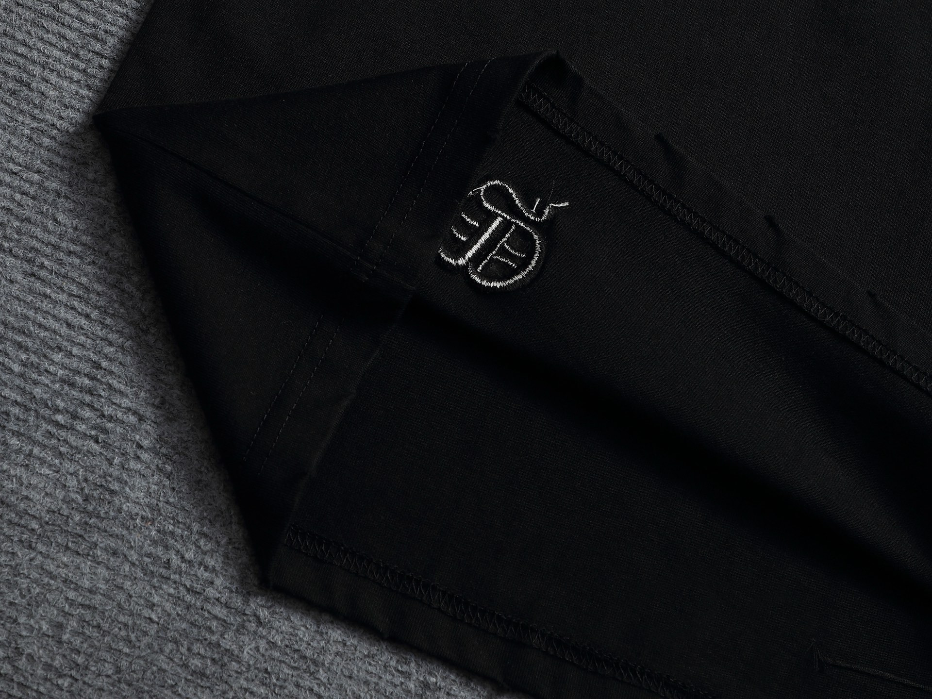 크롬하츠(CHROME HEARTS) 크로스 패치 자수 반팔 티셔츠 상의 의류