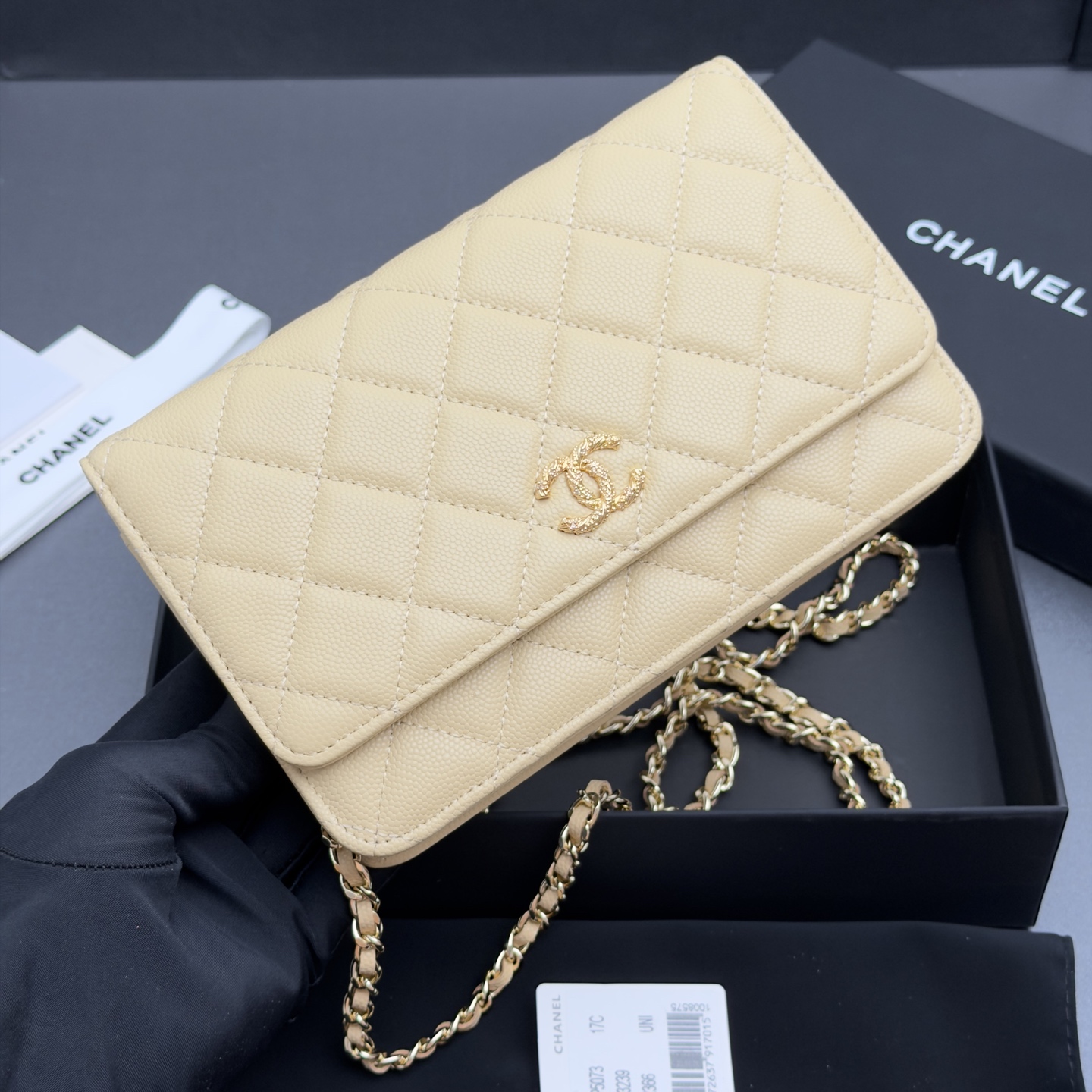 [Chanel] 샤넬 26SS 캐비어 멀티 젬스톤 체인 아코디언 플랩백 (WOC) 가방