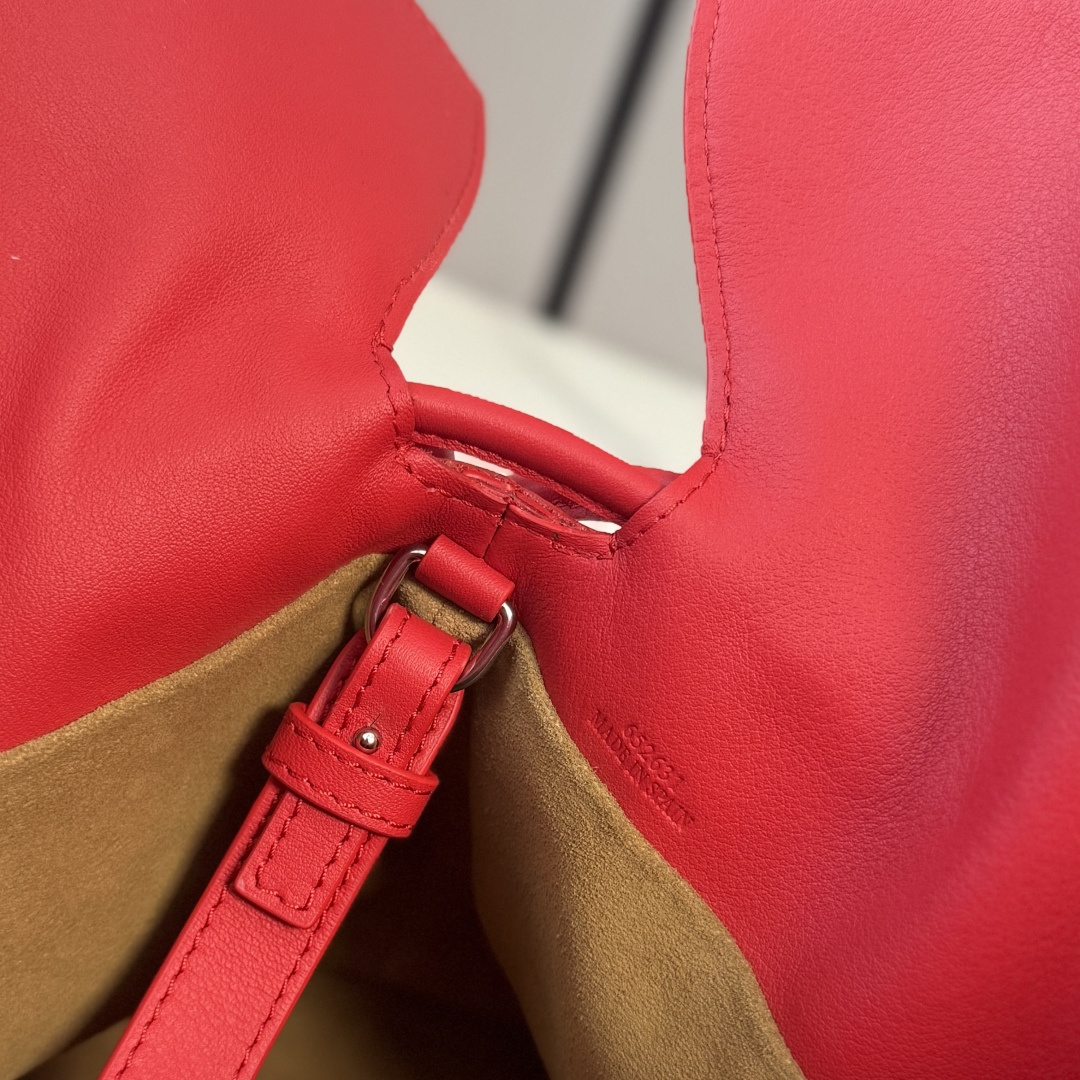 Loewe 로에베 플라멩코(Flamenco) 나파 가죽 미디엄 백 가방 복제