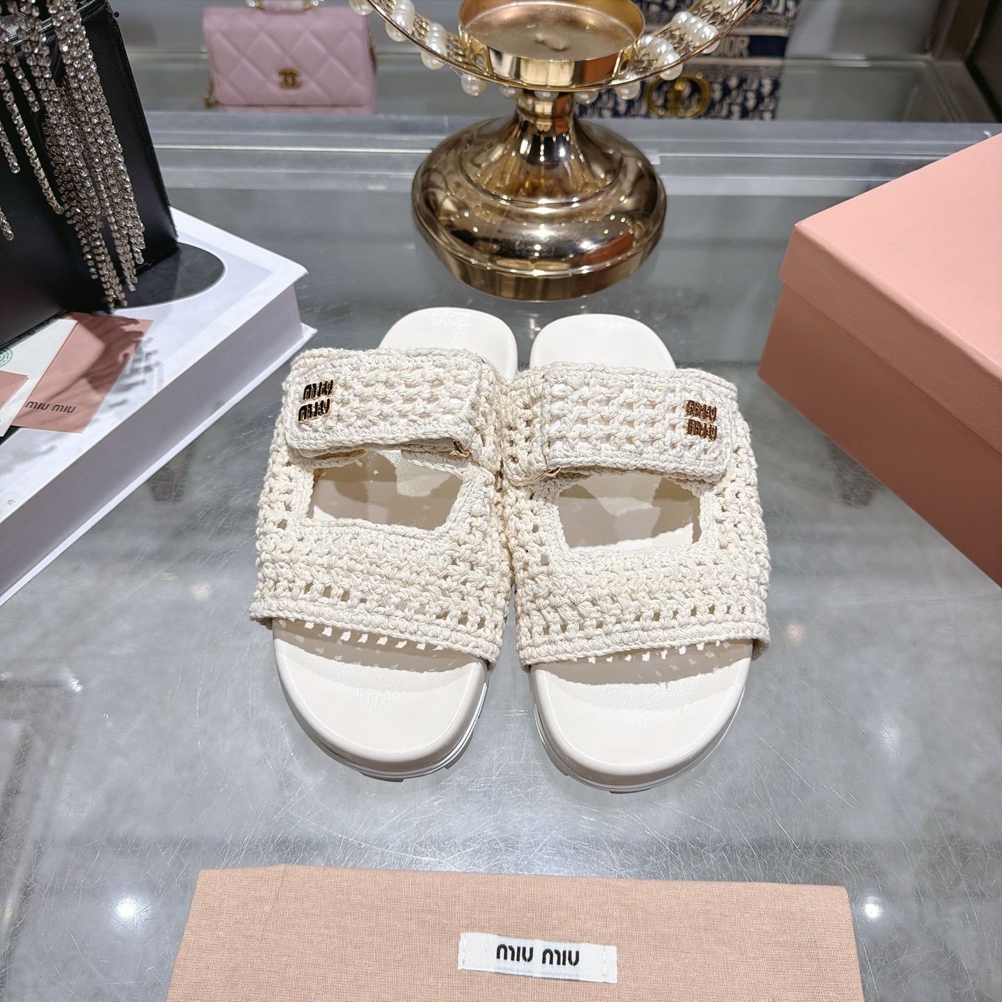미우미우(MIU MIU) 투스트랩 우븐 플랫폼 슬리퍼 신발