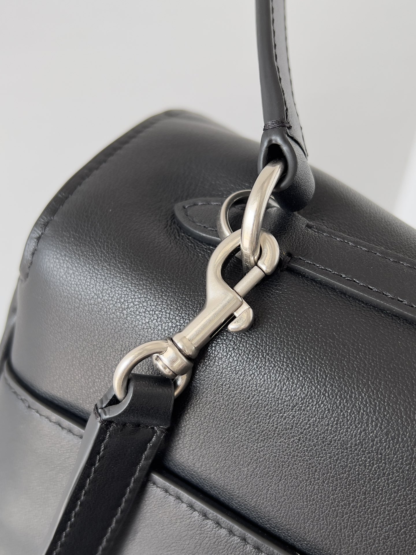 BALENCIAGA 발렌시아가 Redeo 로데오 라지 핸드백 가방