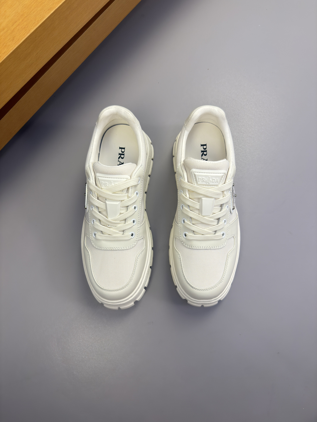 PRADA 프라다 나파 가죽 & 캔버스 스니커즈 신발