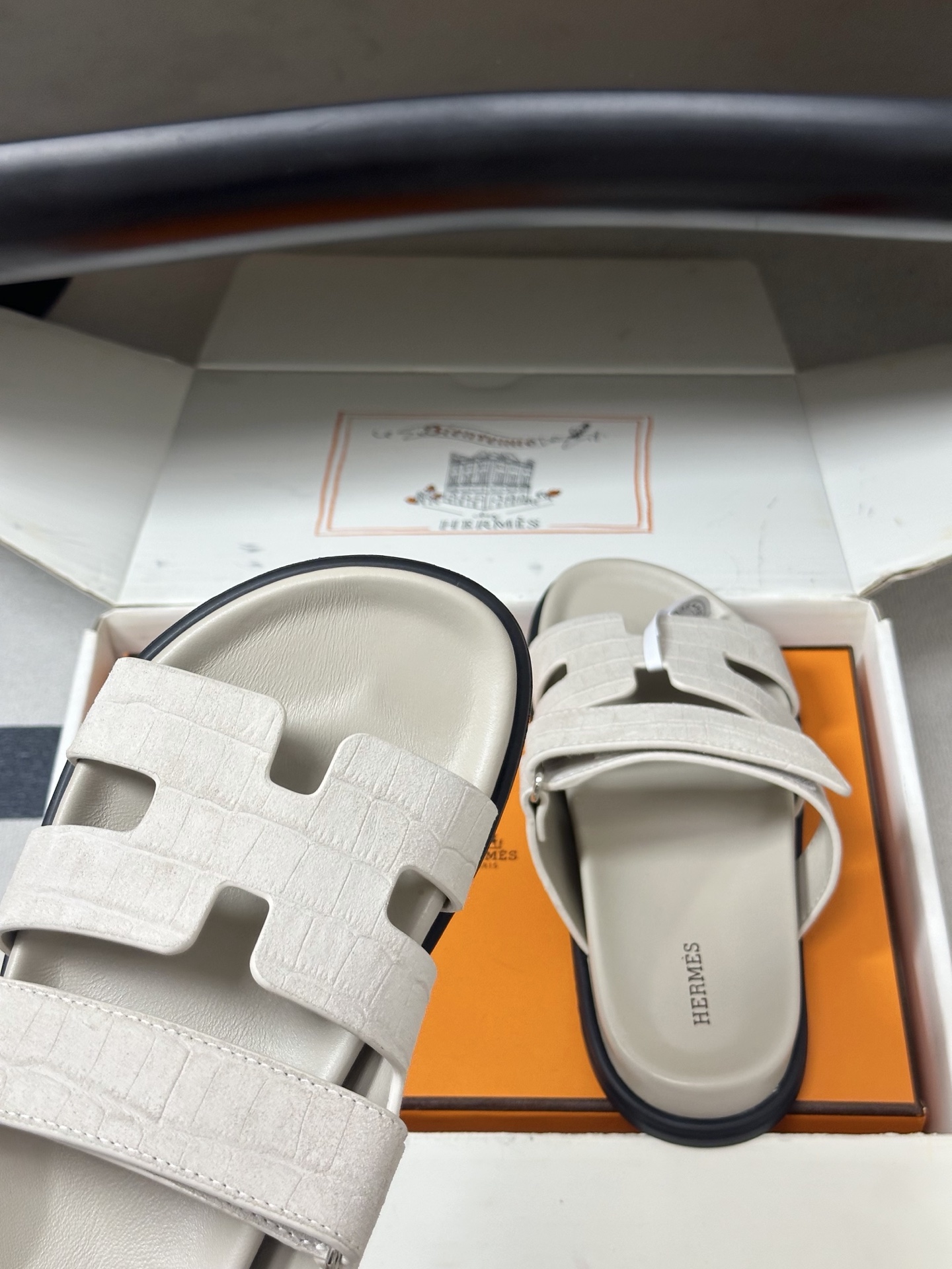 에르메스(HERMES) H 로고 벨크로 플랫 슬리퍼 신발