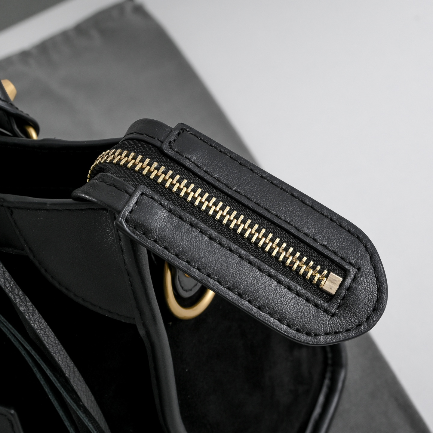 BALENCIAGA 발렌시아가 Le City 르 시티 스웨이드 컴비네이션 카프스킨 모터사이클 백 가방
