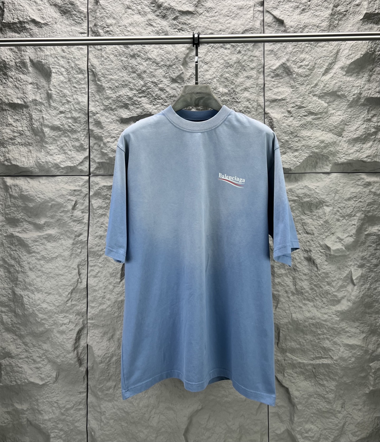발렌시아가(BALENCIAGA) 코카콜라 웨이브 레터링 프린트 반팔 티셔츠 의류