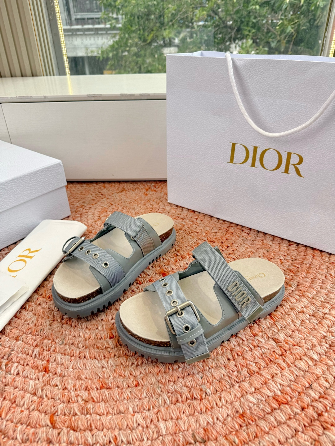 디올(DIOR) CD 버클 슬리퍼 신발