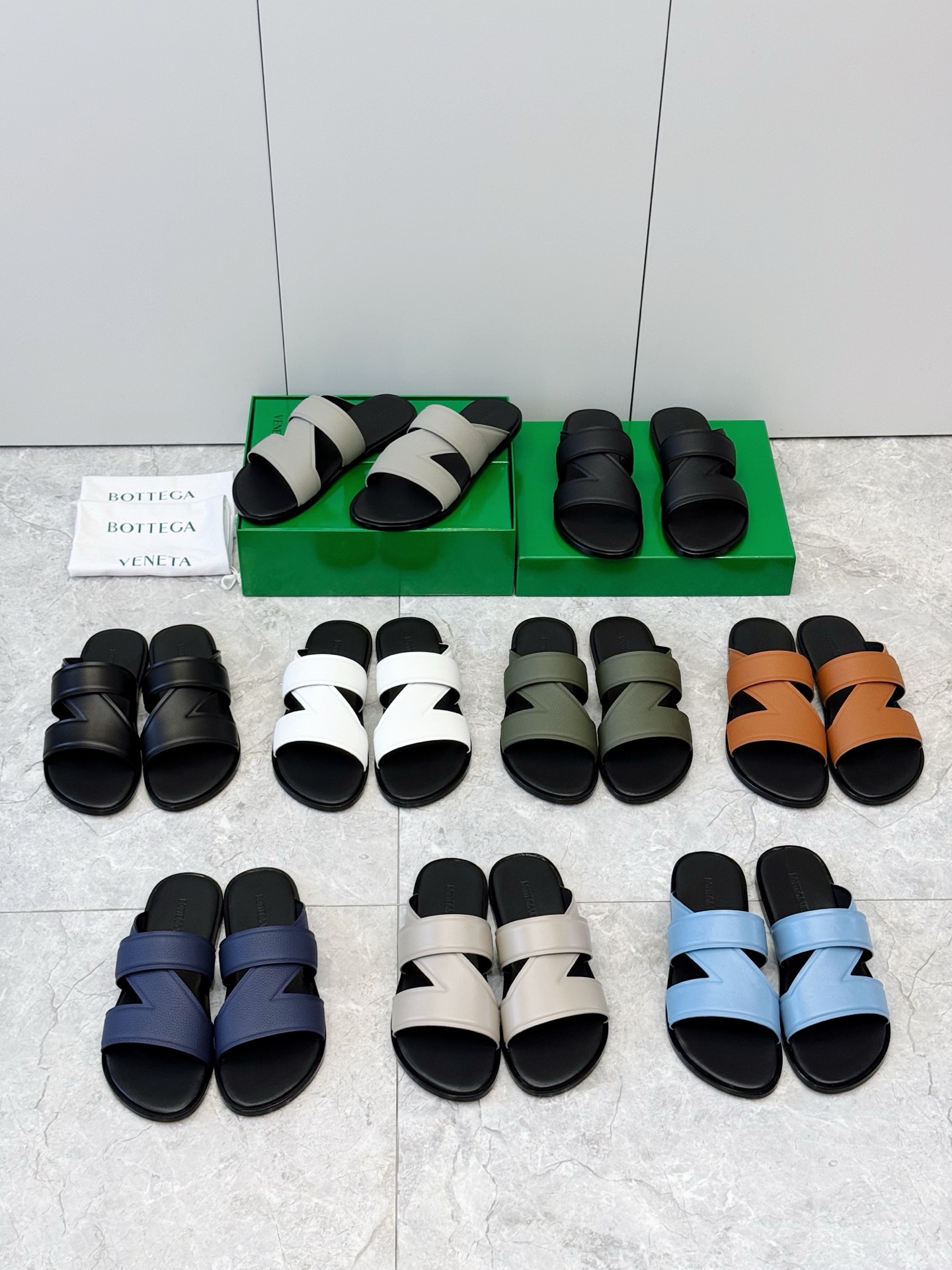 [Bottega Veneta] BV 보테가 베네타 웨이브 인트레치아토 레더 뮬 / 슬라이드 슬리퍼 신발