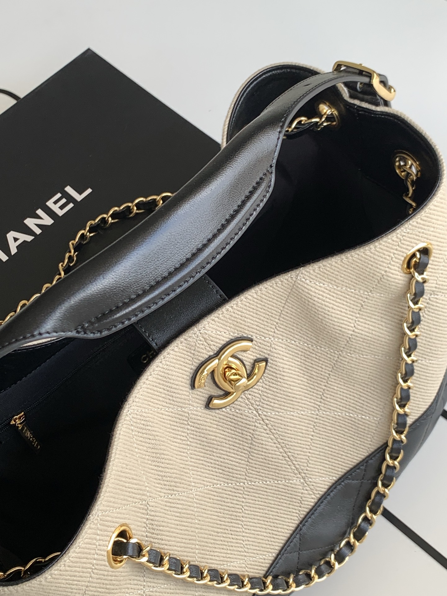 [Chanel] 샤넬 26SS 캔버스 믹스 호보백 (AS5634) 가방