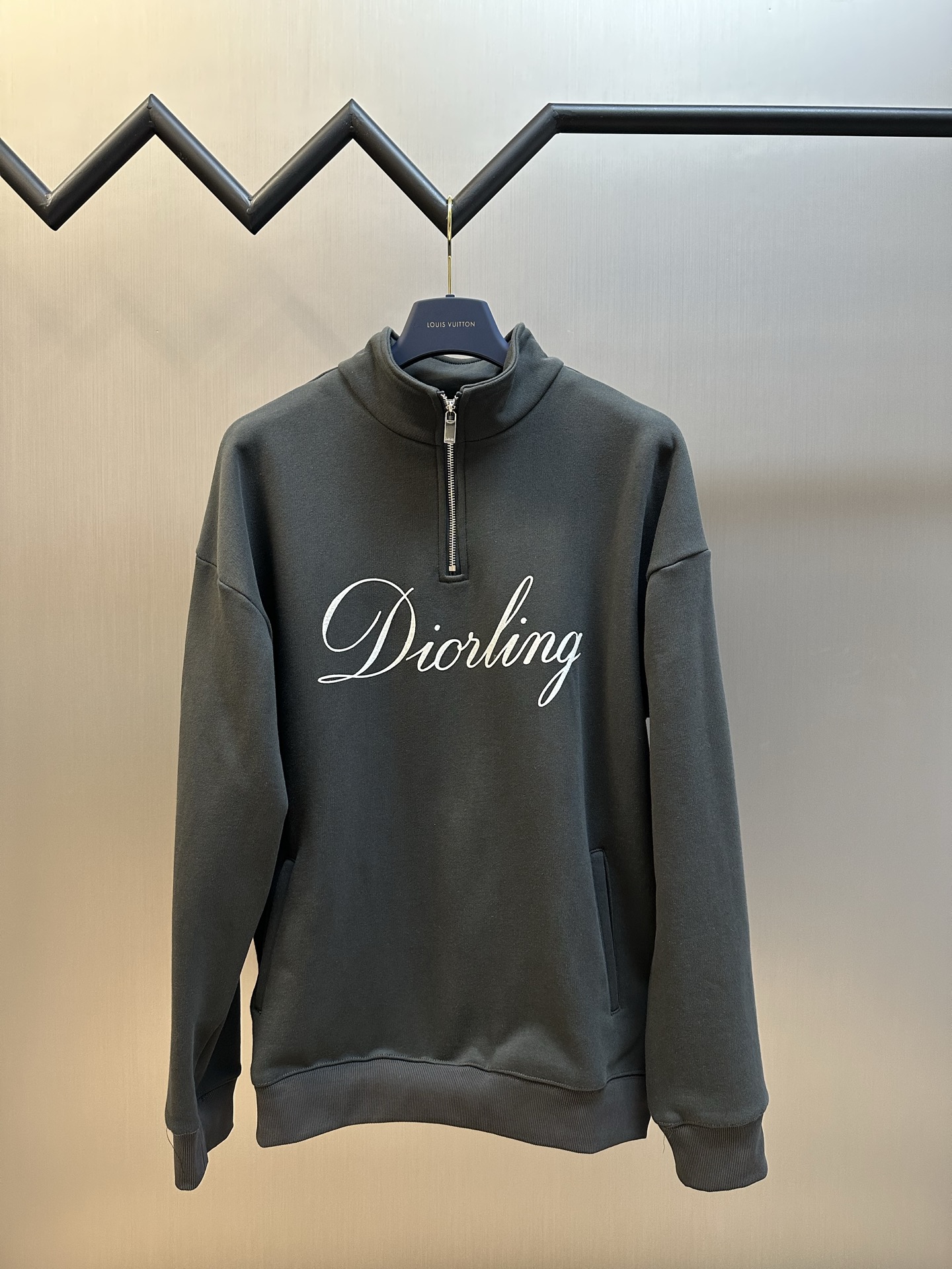 디올(DIOR) Diorling 플로킹 하프집업 스웨트셔츠 상의 의류