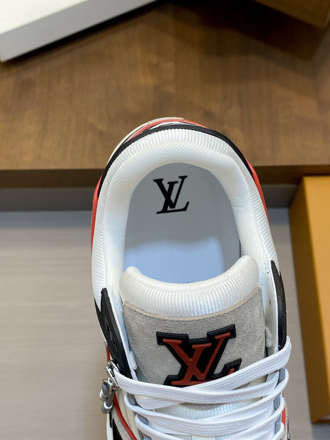 [Louis Vuitton] LV 루이비통 트레이너 빈티지 스웨이드 스니커즈 신발