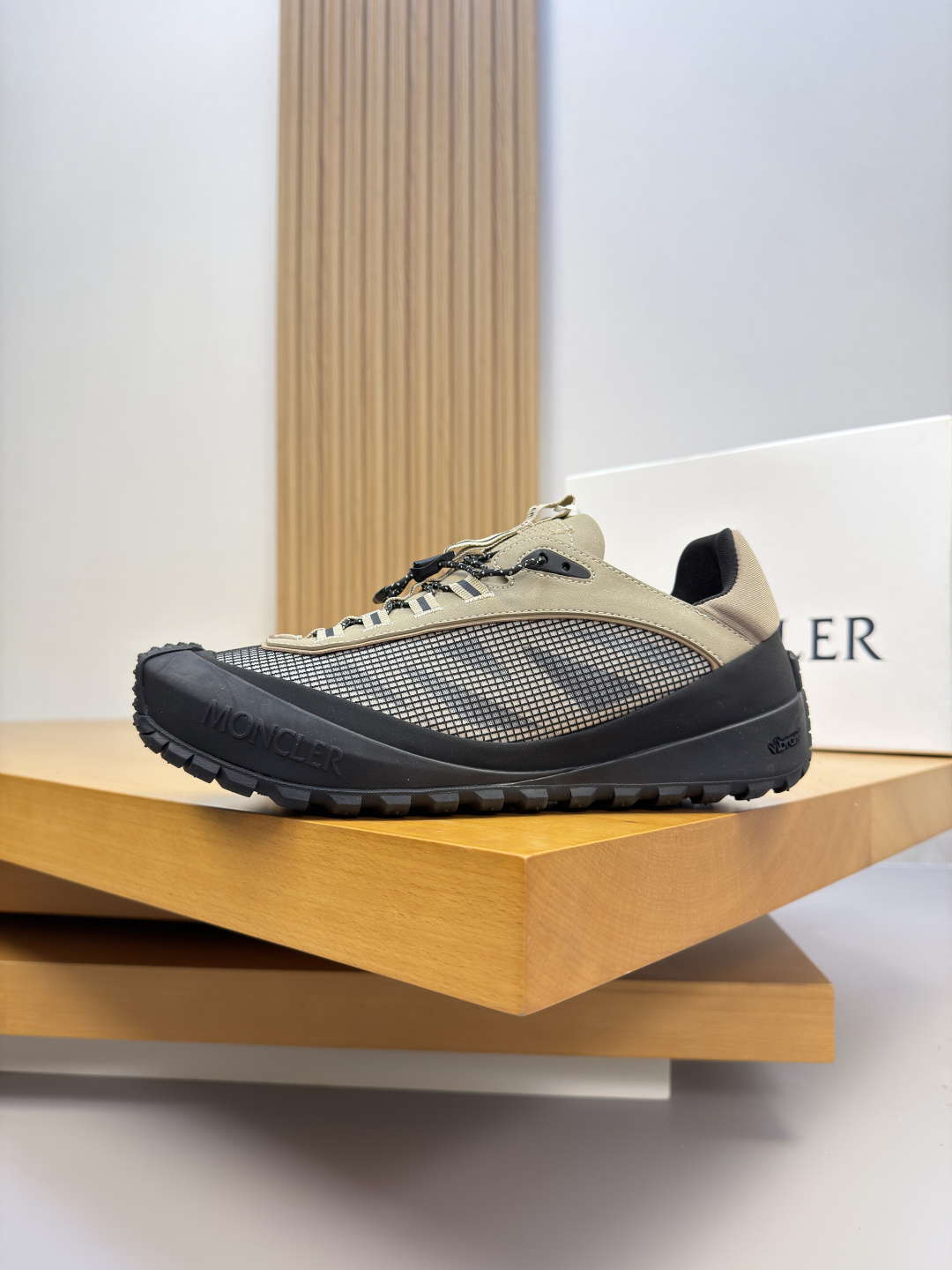 [Moncler] 몽클레어 몽클레르 프리미엄 나파 & 히트컷 'M' 메쉬 콤비 스니커즈 신발