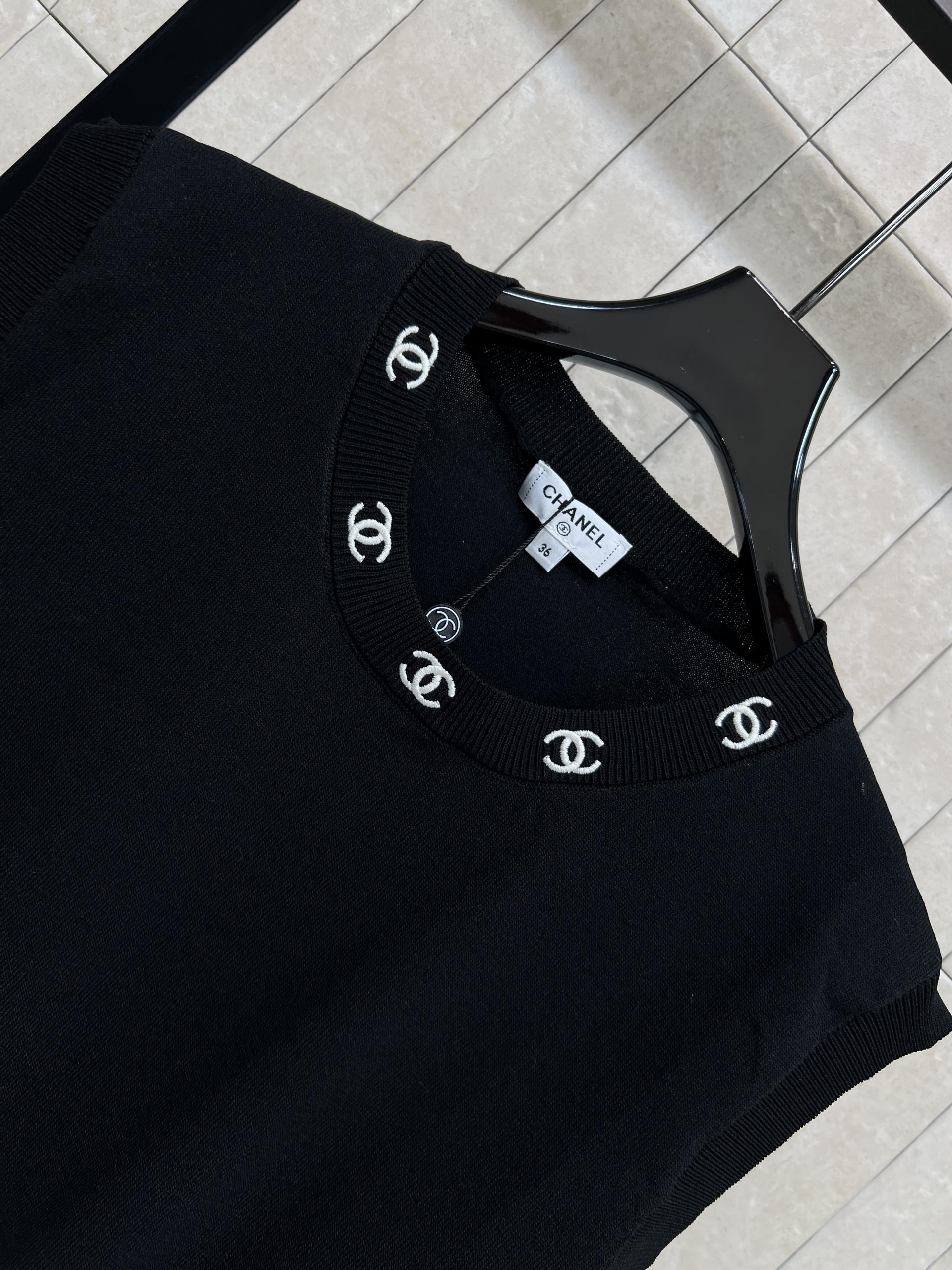 [Chanel] 샤넬 26SS 블랙 자수 니트 민소매 나시 탑 상의 의류