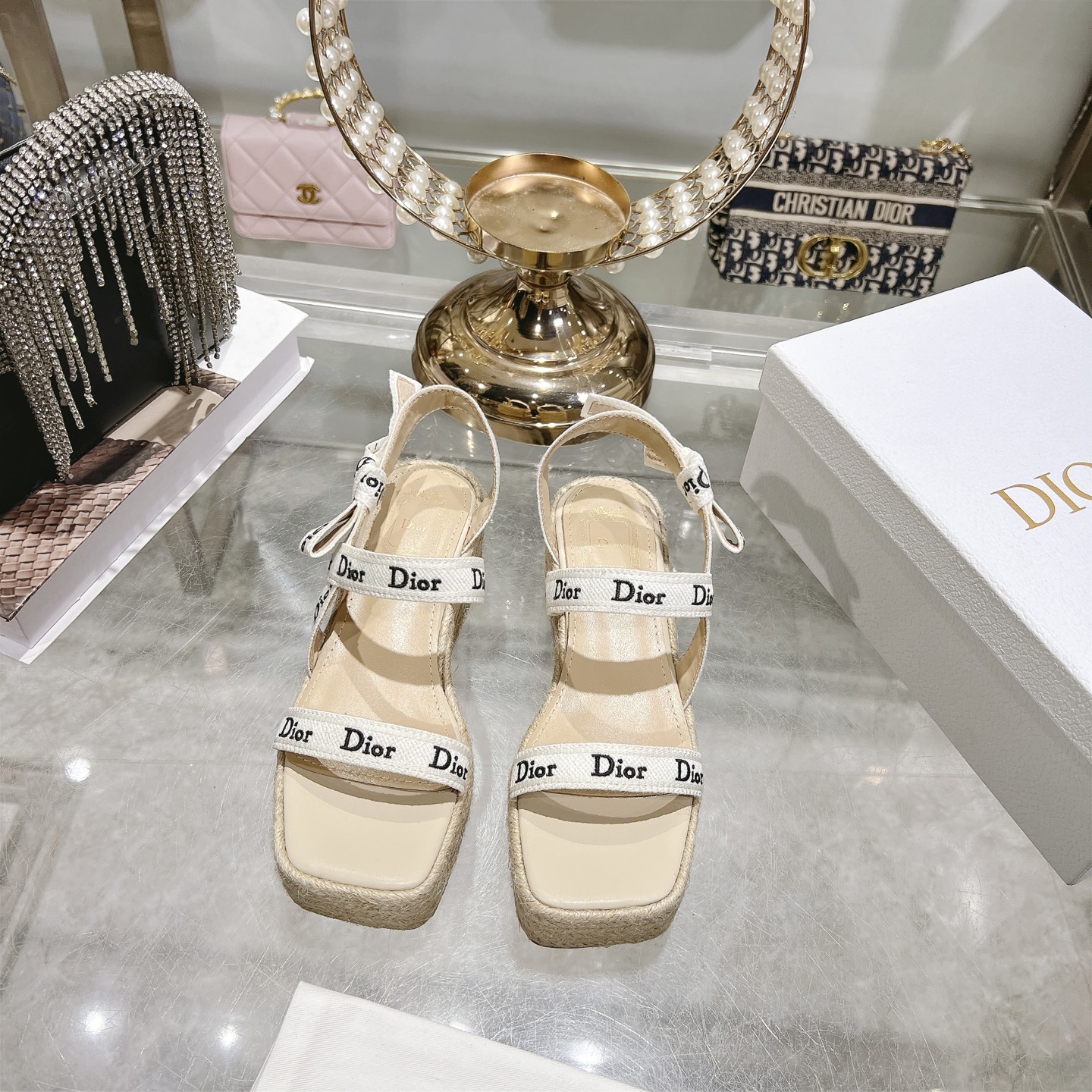 디올(DIOR) 로고 리본 더블 스트랩 플랫폼 샌들 신발