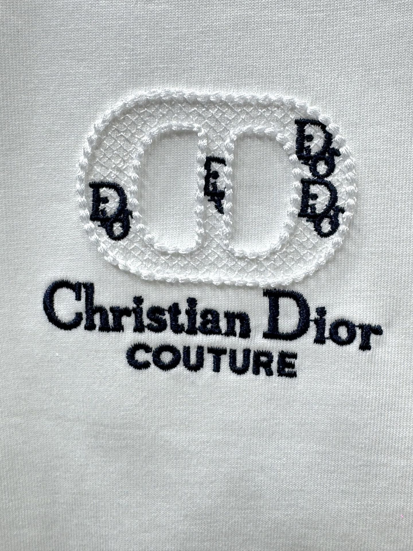 디올(DIOR) CD 자수 반팔 티셔츠 상의 의류