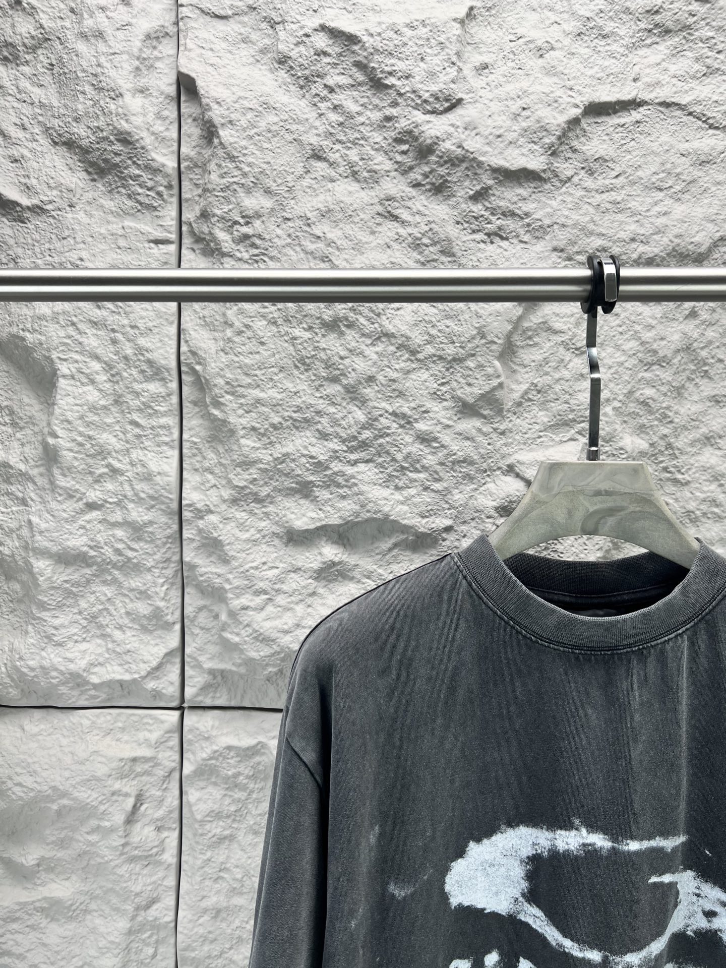 발렌시아가(BALENCIAGA) 스모크 워싱 반팔 티셔츠 의류